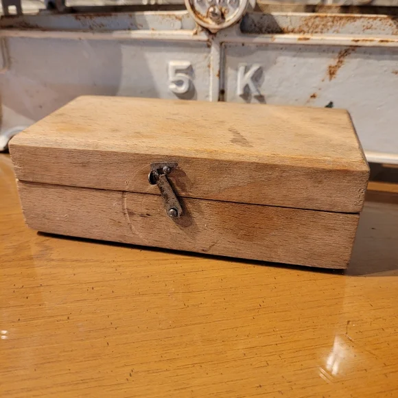 Antique ESKA 5k cast iron scale and brass weights. - Picture 15 of 16